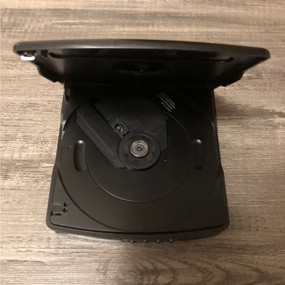 Technics Portable CD Player SL-XP6 W/ Batteries